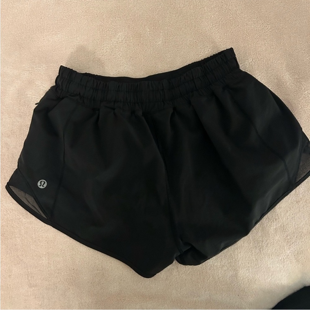 Lululemon Hotty Hot shorts 2.5 size 6